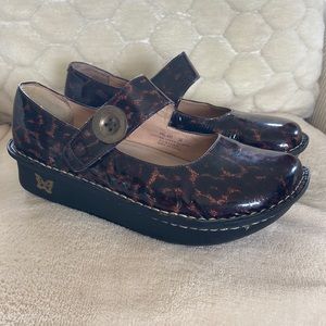 Algeria Mary Jane shoes size 39 or 8.5-9